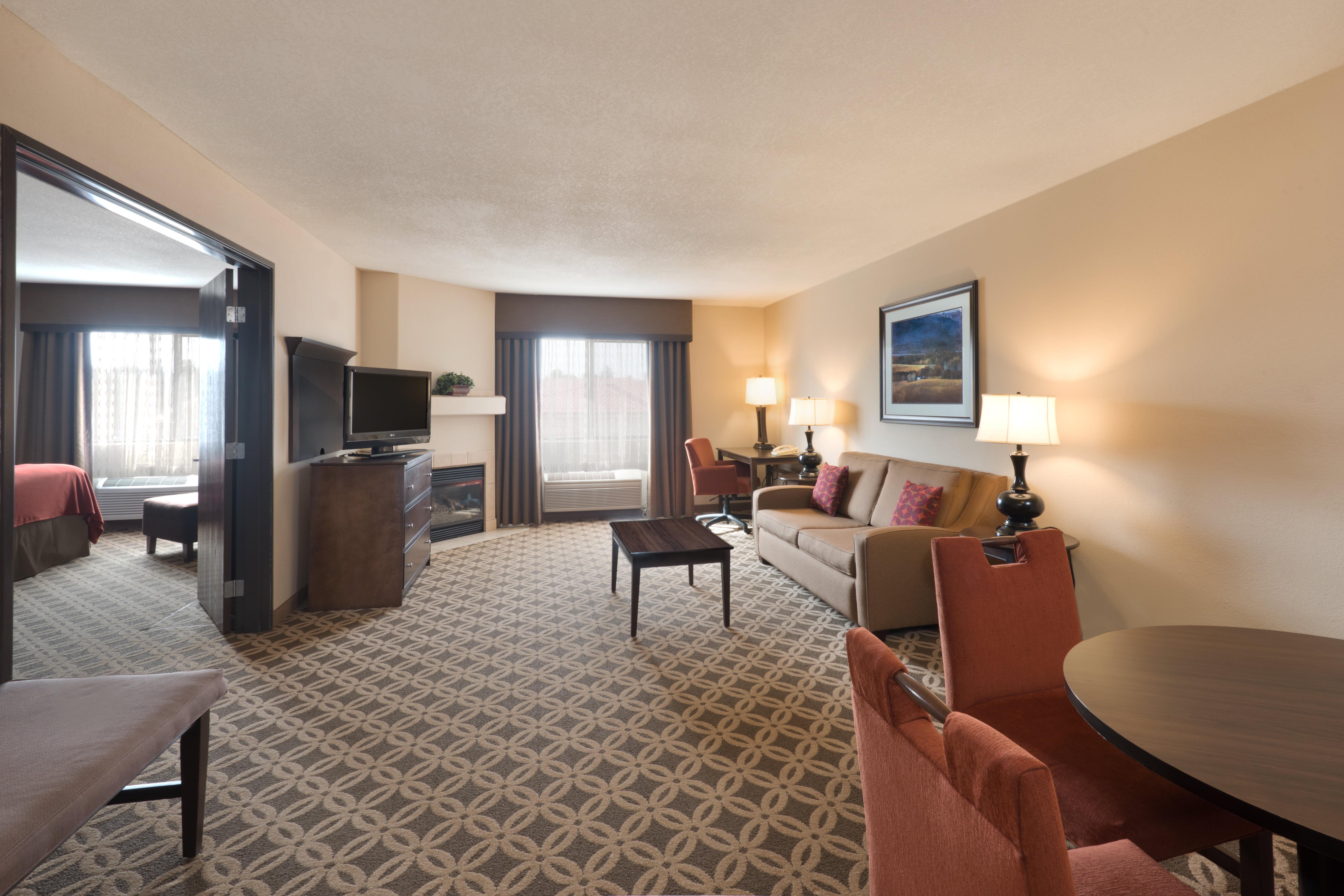 Holiday Inn Express Show Low By Ihg Екстериор снимка